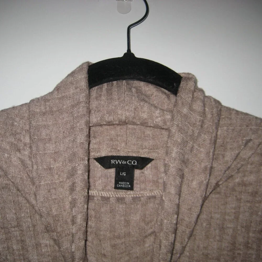 RW & Co turtleneck - Picture 2 of 3